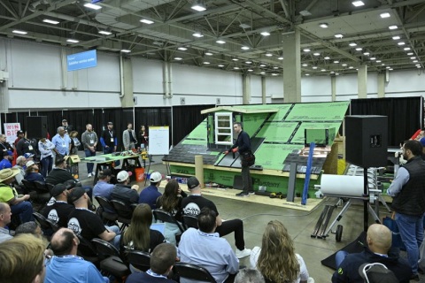 美国屋面墙面材料及防水材料展览会展会现场图片