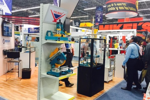 加拿大玻璃及门窗幕墙展览会展会现场图片