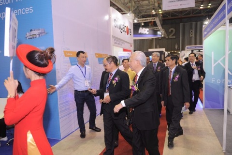 印尼亚洲玻璃门窗幕墙展览会展会现场图片