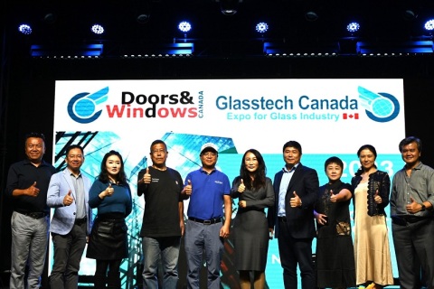 加拿大玻璃及门窗幕墙展览会展会现场图片