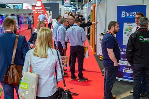 英国伯明翰玻璃门窗展览会展会现场图片