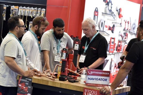 英国伯明翰世界室内安装施工展览会展会现场图片