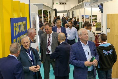 英国地面铺装及地板展览会展会现场图片