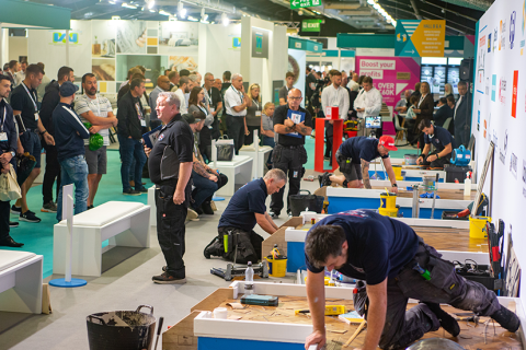 英国地面铺装及地板展览会展会现场图片