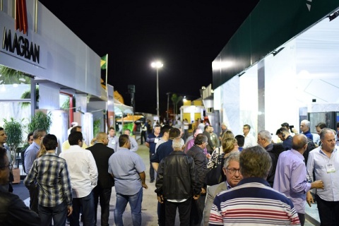 巴西卡舒埃鲁石材展览会展会现场图片