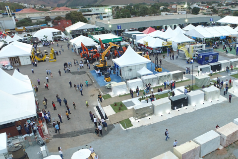 巴西卡舒埃鲁石材展览会展会现场图片