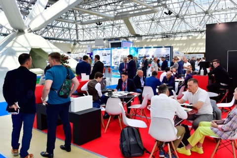 俄罗斯莫斯科玻璃工业展览会展会现场图片