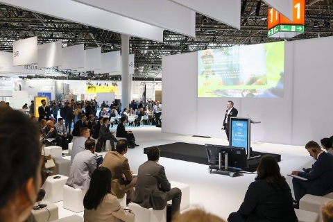 德国杜塞尔多夫玻璃工业展览会展会现场图片