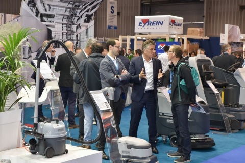 法国巴黎建筑维护及清洁展览会展会现场图片