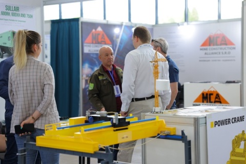 乌兹别克斯坦钢铁冶金铸造及金属加工展览会展会现场图片