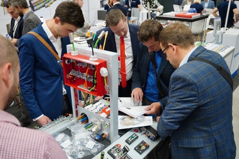 波兰华沙工业及自动化展览会展会现场图片