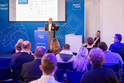 德国斯图加特工业部件清洗技术展览会展会现场图片