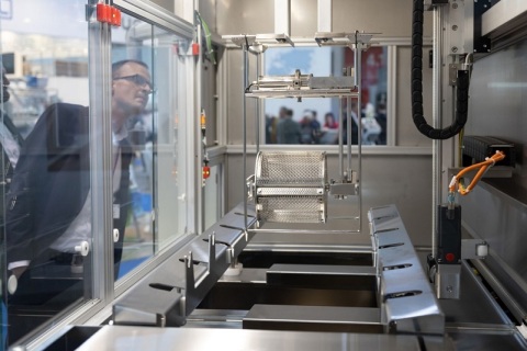 德国斯图加特工业部件清洗技术展览会展会现场图片