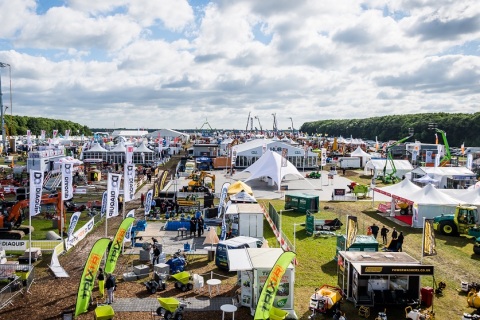 英国莱斯特郡工程机械展览会展会现场图片