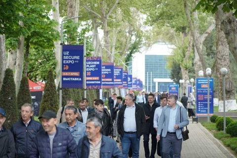 乌兹别克斯坦矿业、工程机械、矿山机械展览会展会现场图片