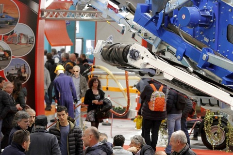 意大利维罗纳工程机械、高空作业机械展览会展会现场图片