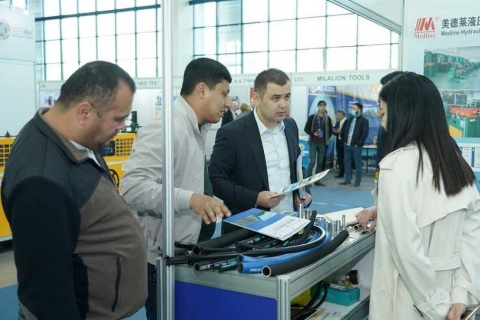 乌兹别克斯坦矿业、工程机械、矿山机械展览会展会现场图片