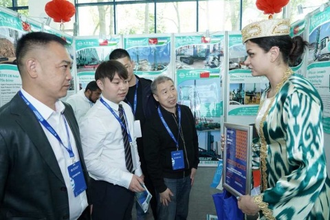 乌兹别克斯坦矿业、工程机械、矿山机械展览会展会现场图片