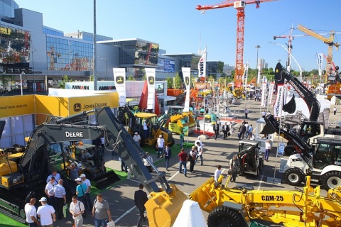 俄罗斯莫斯科工程机械宝马展览会展会现场图片