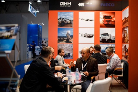 哈萨克斯坦工程机械及矿业机械展览会展会现场图片