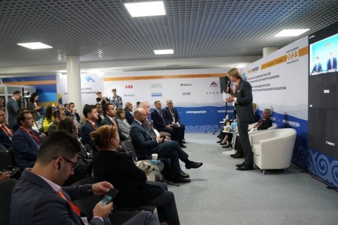 哈萨克斯坦工程机械及矿业机械展览会展会现场图片