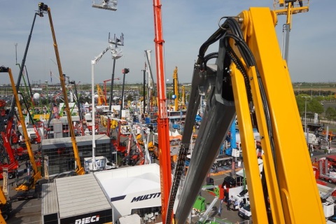 法国巴黎工程机械展览会展会现场图片