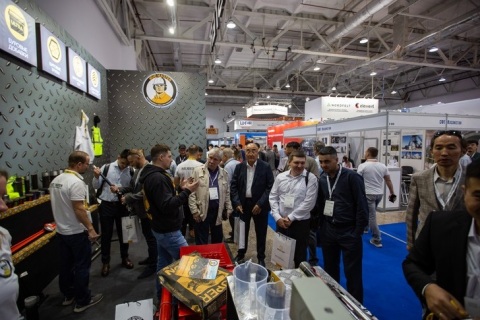 哈萨克斯坦工程机械及矿业机械展览会展会现场图片