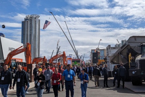 智利圣地亚哥工程机械展览会展会现场图片