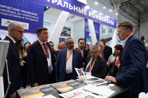 哈萨克斯坦工程机械及矿业机械展览会展会现场图片