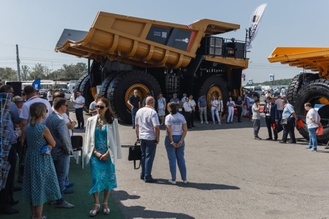 俄罗斯新库煤炭及采矿技术设备展览会展会现场图片