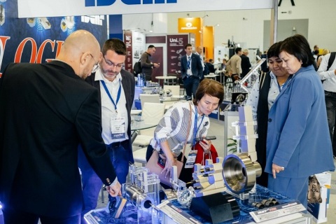 哈萨克斯坦工程机械及矿山机械展览会展会现场图片