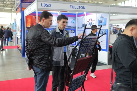 乌兹别克斯坦工程机械及矿业机械展览会展会现场图片