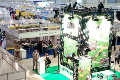 俄罗斯莫斯科高空作业及起重机械设备展览会展会现场图片