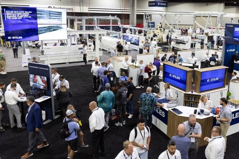 美国亚特兰大木工机械及家具配件展览会展会现场图片