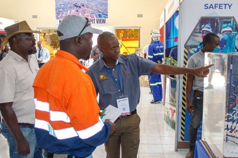 赞比亚矿业及工程机械展览会展会现场图片