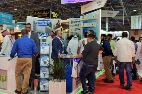 沙特利雅得工程机械展览会二期展会现场图片