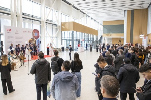 哈萨克斯坦工程机械及矿山机械展览会展会现场图片