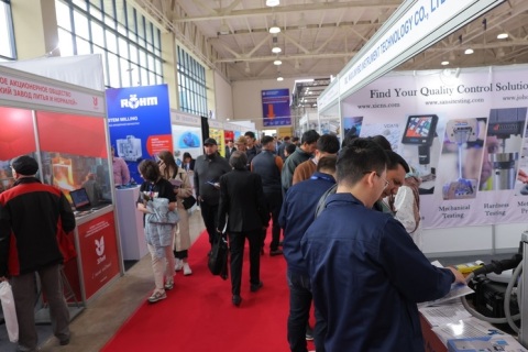 乌兹别克斯坦工程机械及矿业机械展览会展会现场图片