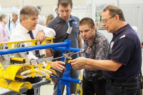 俄罗斯莫斯科高空作业及起重机械设备展览会展会现场图片