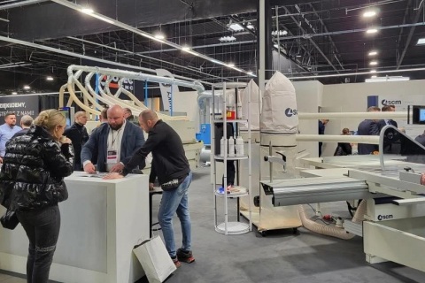 波兰木工机械及家具配件展览会展会现场图片