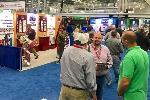 加拿大家具配件及木工机械展览会展会现场图片