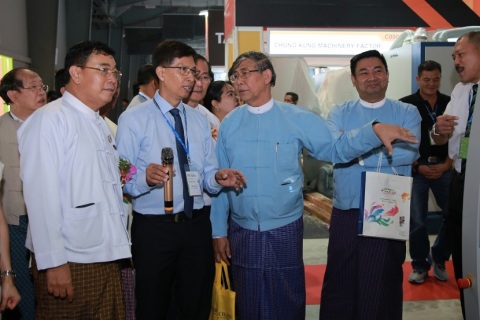 缅甸仰光木工机械及家具配件展览会展会现场图片