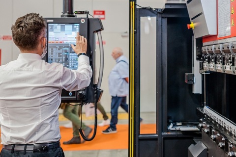 意大利米兰金属加工、钣金加工、金属成形展览会展会现场图片