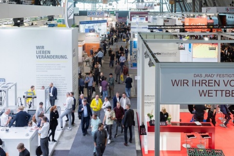 德国斯图加特装配自动化展览会展会现场图片