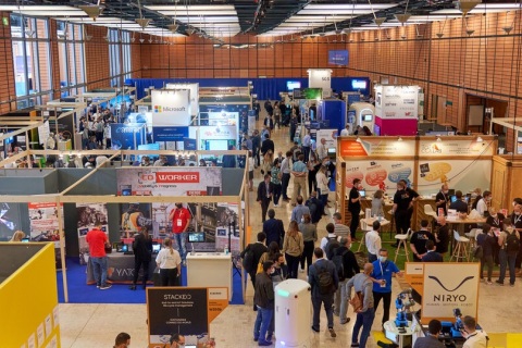 法国里昂人工智能、物联网、机器人展览会展会现场图片
