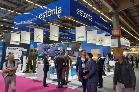 法国巴黎国防军警防务展览会展会现场图片