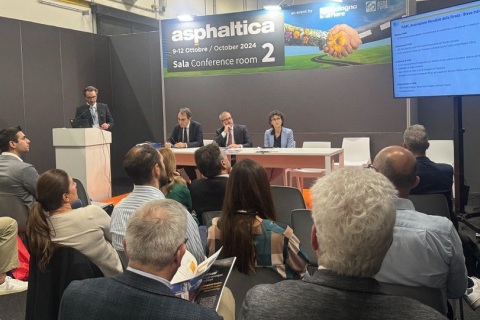 意大利巴里沥青及道路展览会展会现场图片