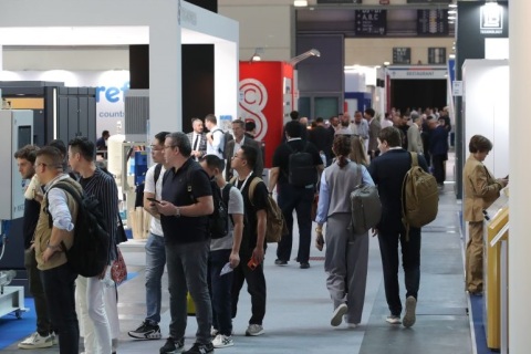 意大利里米尼陶瓷工业展览会展会现场图片