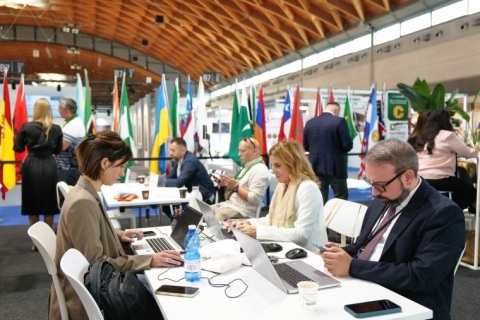 意大利里米尼陶瓷工业展览会展会现场图片