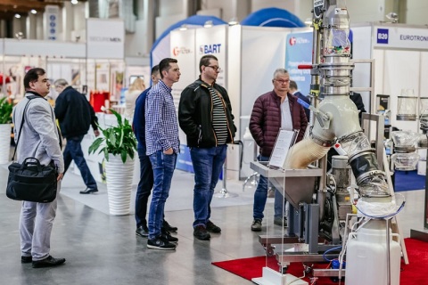 波兰粉体工业展览会展会现场图片